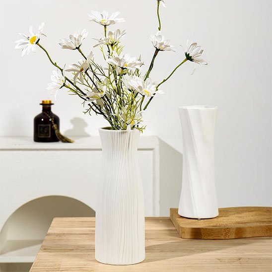 Vase blanc fleur blanche