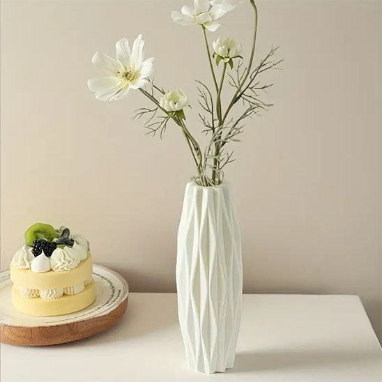 Vase fleur dessert sur table